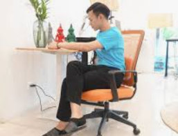 ท่านั่งที่ถูกต้องระหว่างเล่นพนัน ufabet เพื่อสุขภาพกระดูกสันหลัง